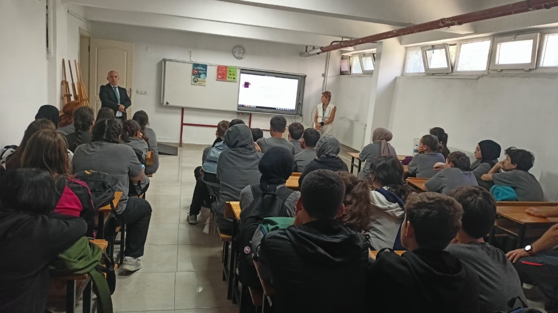 Okulumuzda “Bulaşıcı Hastalıklardan Korunma Yolları” Semineri Düzenlendi
